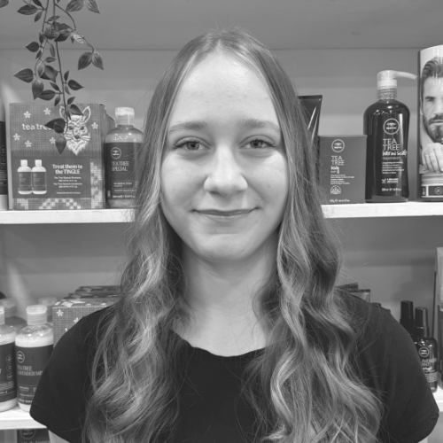 Natália, stylist at Fab Hair London, recently completed Level 3 with a passion for colouring and styling